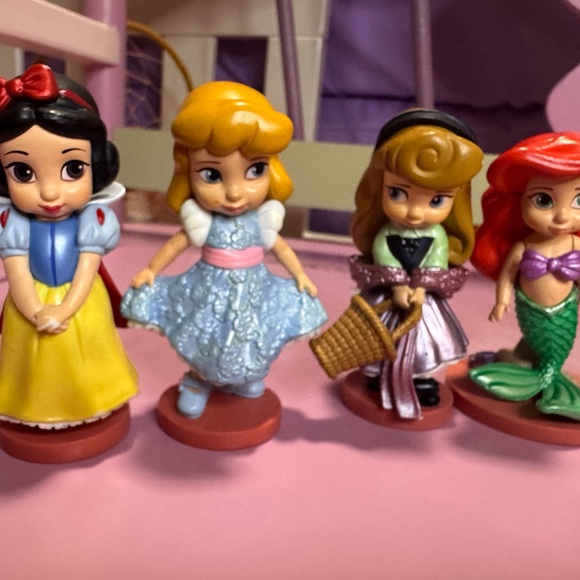 13 Disney Princess Figurine Animators Set - Multicolor - Picture 3 of 6